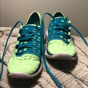 Light Under Amour Athletic Shoes